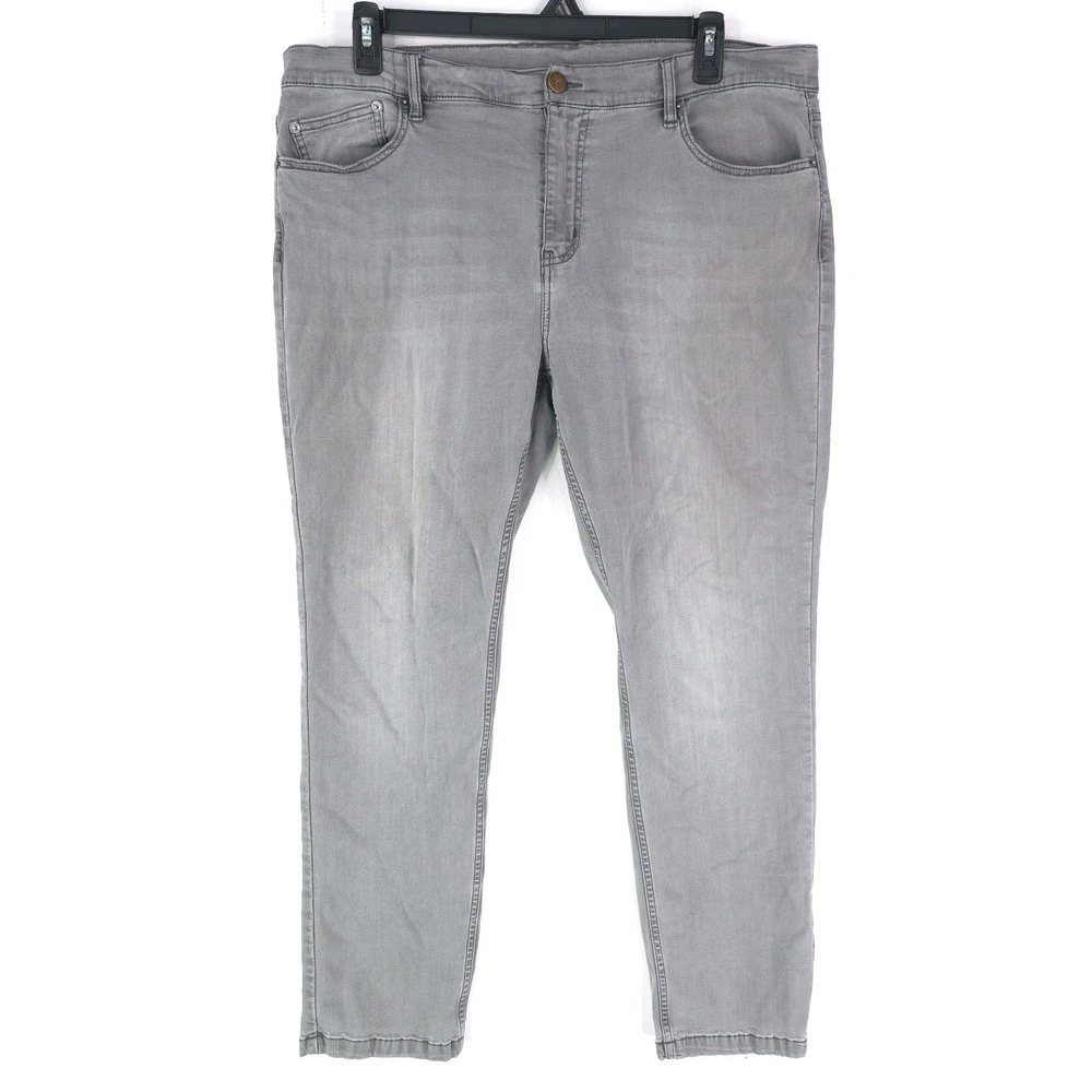 Mugsy Jeans Men's Size 38x30 Gray Fultons Classic Tapered Stretch Denim